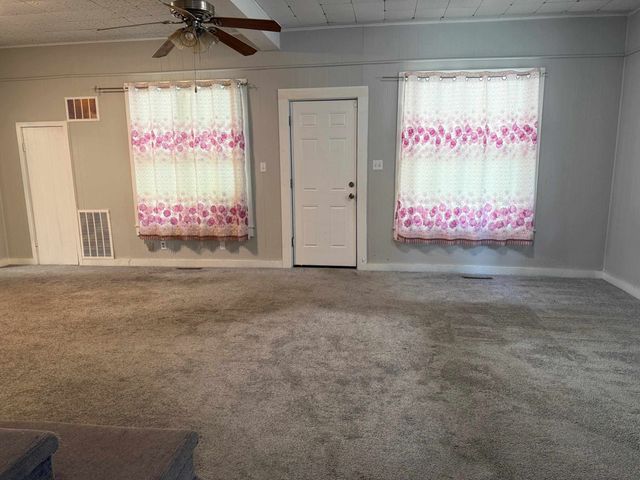 1601 Millington St, Winfield, KS 67156