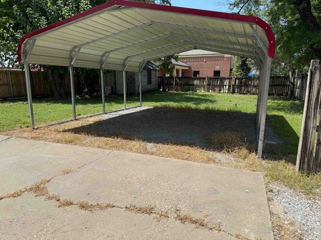 1601 Millington St, Winfield, KS 67156