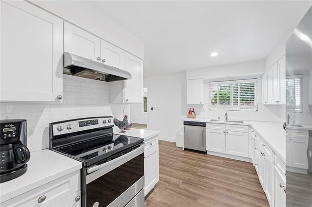 27319 Capilano Drive, Menifee, CA 92586