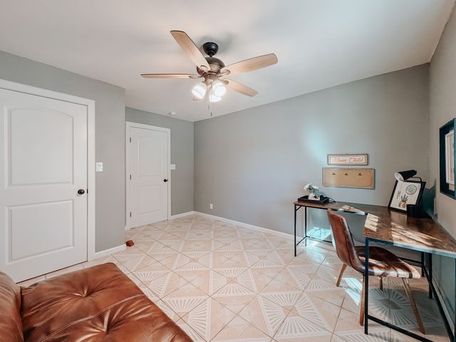 812 W 11th Avenue, Corsicana, TX 75110