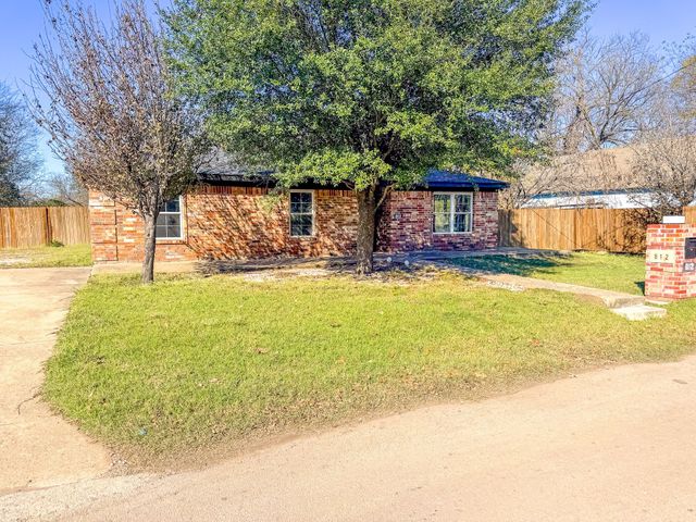 812 W 11th Avenue, Corsicana, TX 75110