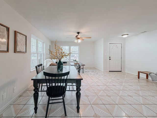 812 W 11th Avenue, Corsicana, TX 75110