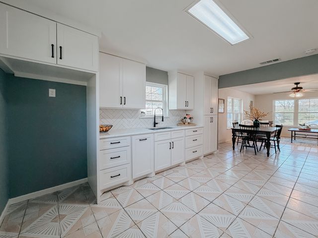 812 W 11th Avenue, Corsicana, TX 75110