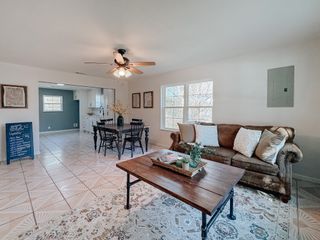 812 W 11th Avenue, Corsicana, TX 75110