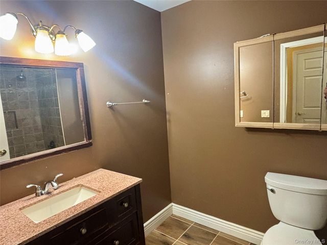 23 Klint Court, Nanuet, NY 10954