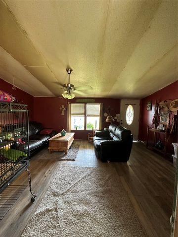 1074 County Road 142, Kaufman, TX 75142