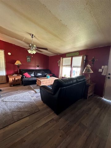 1074 County Road 142, Kaufman, TX 75142