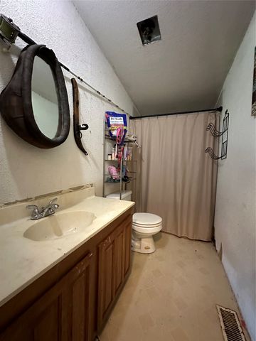 1074 County Road 142, Kaufman, TX 75142