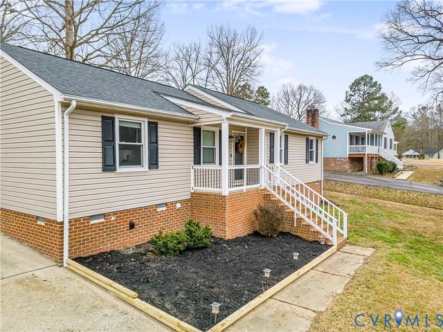 3735 W Autumn Dr, Dinwiddie, VA 23803