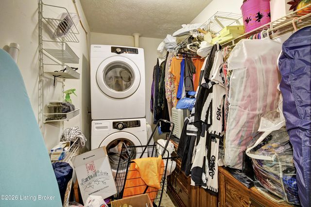 1935 Gardiner Ln APT E70, Louisville, KY 40205