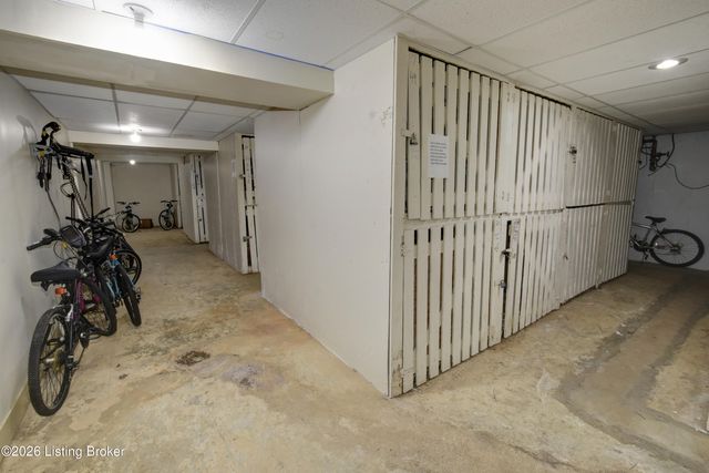 1935 Gardiner Ln APT E70, Louisville, KY 40205