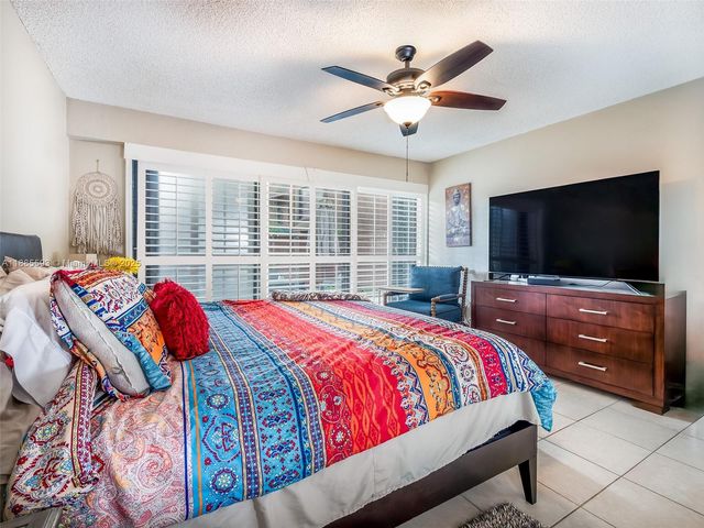 6547 SW 116th Pl E, Miami, FL 33173