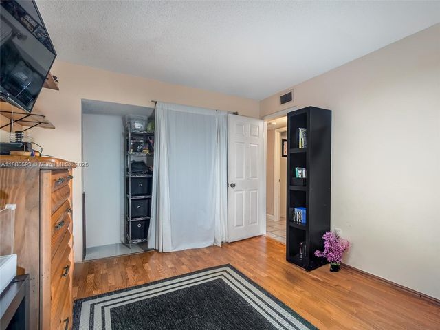 6547 SW 116th Pl E, Miami, FL 33173