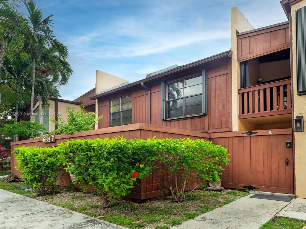6547 SW 116th Pl E, Miami, FL 33173