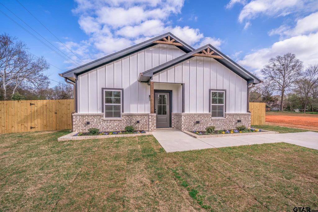 840 Devereaux st, Jacksonville, TX 75766