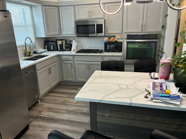 9205 S 84th Court, Hickory Hills, IL 60457