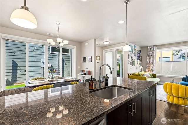 831 SW 96th Place, Seattle, WA 98106