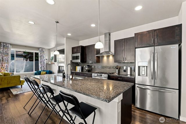831 SW 96th Place, Seattle, WA 98106