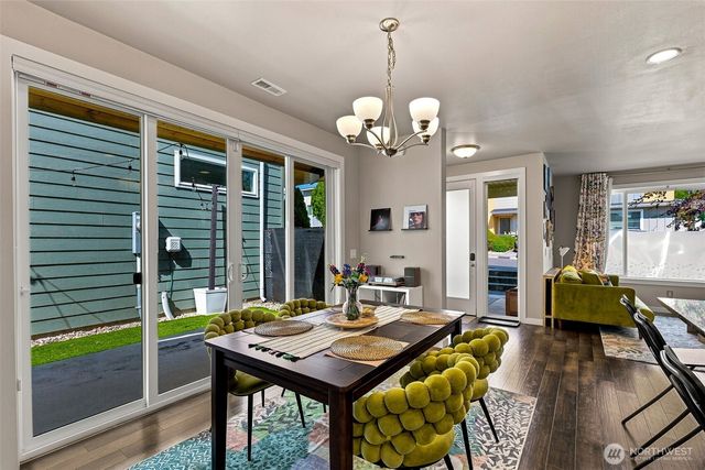 831 SW 96th Place, Seattle, WA 98106