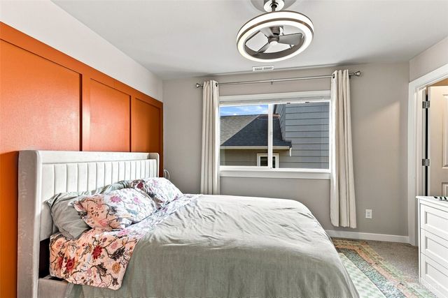 831 SW 96th Place, Seattle, WA 98106