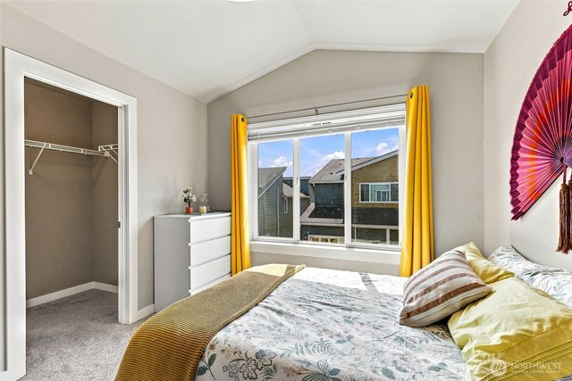 831 SW 96th Place, Seattle, WA 98106