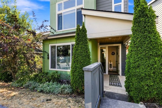 831 SW 96th Place, Seattle, WA 98106