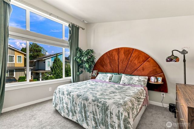 831 SW 96th Place, Seattle, WA 98106