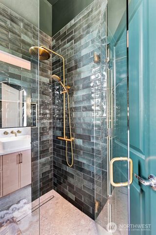 831 SW 96th Place, Seattle, WA 98106