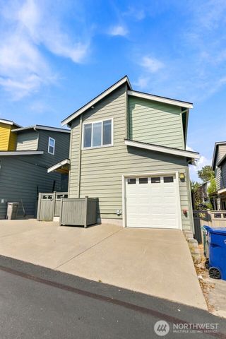 831 SW 96th Place, Seattle, WA 98106
