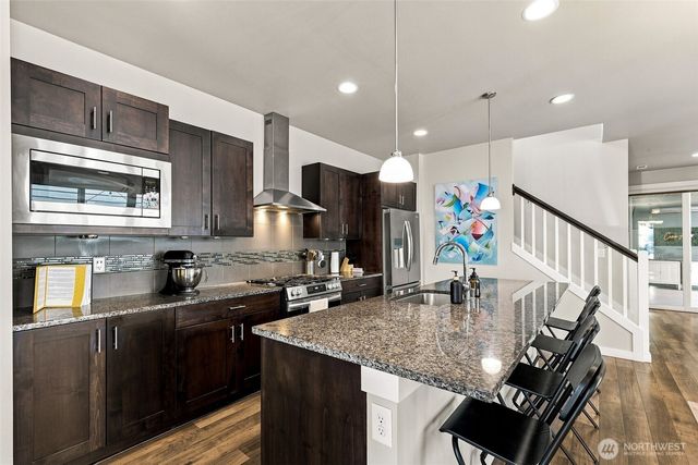 831 SW 96th Place, Seattle, WA 98106