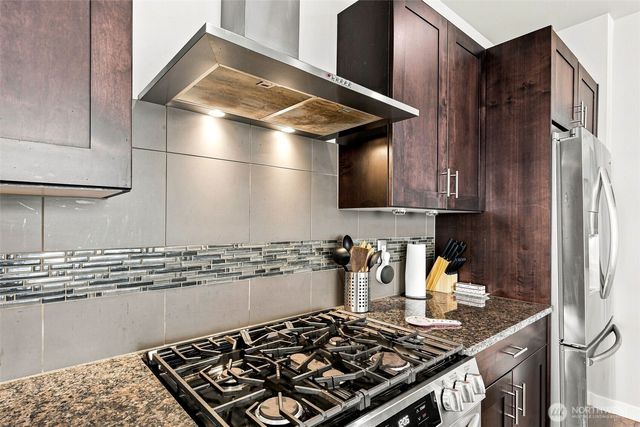 831 SW 96th Place, Seattle, WA 98106