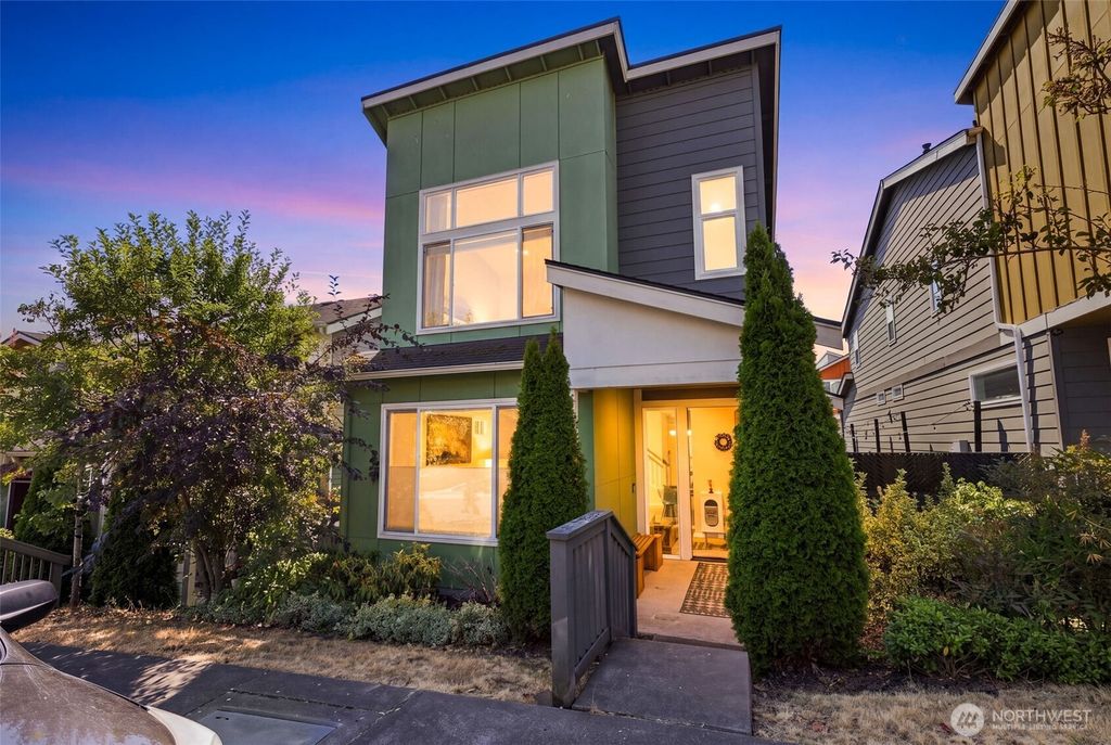 831 SW 96th Place, Seattle, WA 98106