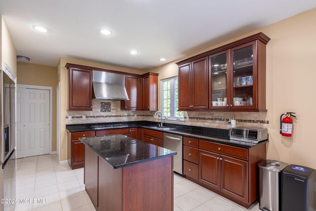 28 Tall Oaks Drive, Monroe, NJ 08831