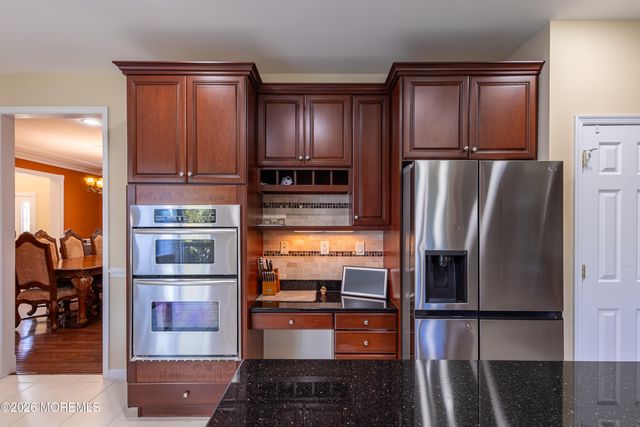 28 Tall Oaks Drive, Monroe, NJ 08831