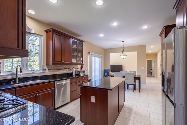 28 Tall Oaks Drive, Monroe, NJ 08831