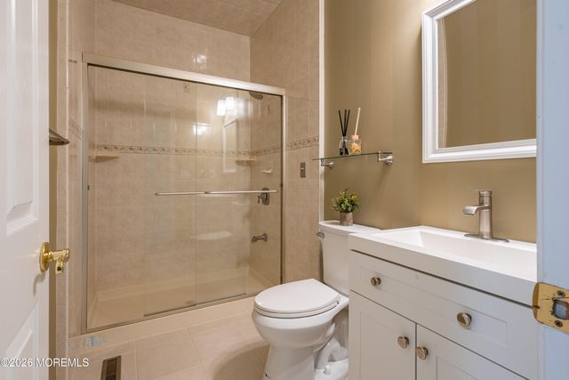 28 Tall Oaks Drive, Monroe, NJ 08831