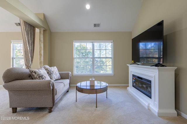 28 Tall Oaks Drive, Monroe, NJ 08831