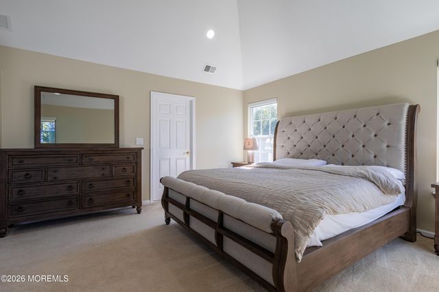 28 Tall Oaks Drive, Monroe, NJ 08831