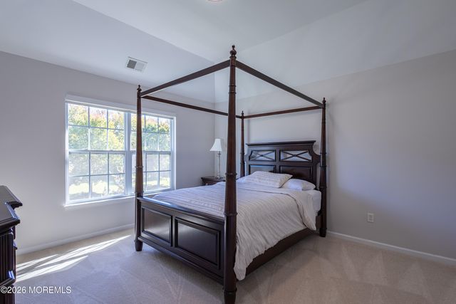 28 Tall Oaks Drive, Monroe, NJ 08831