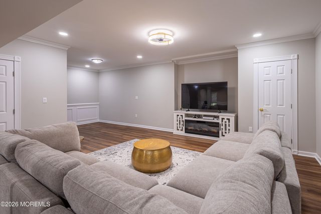 28 Tall Oaks Drive, Monroe, NJ 08831
