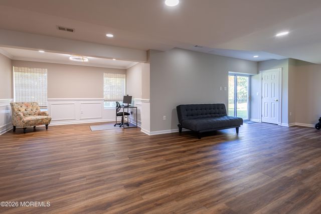 28 Tall Oaks Drive, Monroe, NJ 08831