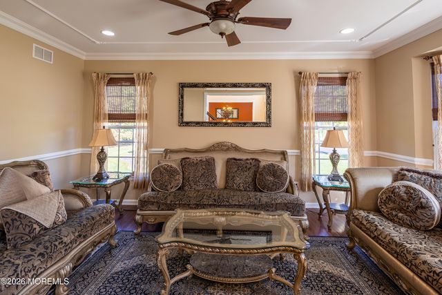 28 Tall Oaks Drive, Monroe, NJ 08831