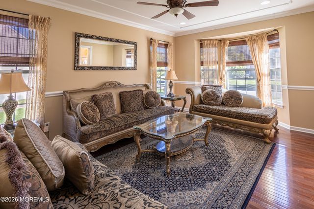 28 Tall Oaks Drive, Monroe, NJ 08831