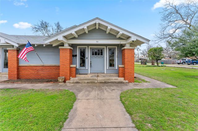 501 E 6th ST, Cameron, TX 76520