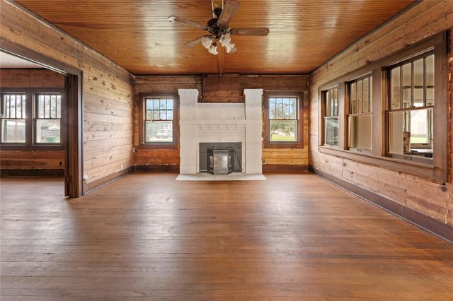 501 E 6th ST, Cameron, TX 76520