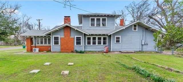 501 E 6th ST, Cameron, TX 76520