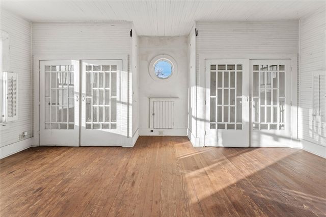 501 E 6th ST, Cameron, TX 76520