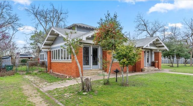 501 E 6th ST, Cameron, TX 76520