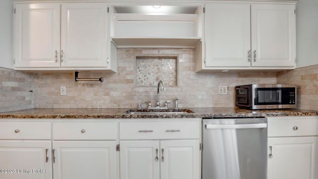 4067 Gilman Ave, Louisville, KY 40207