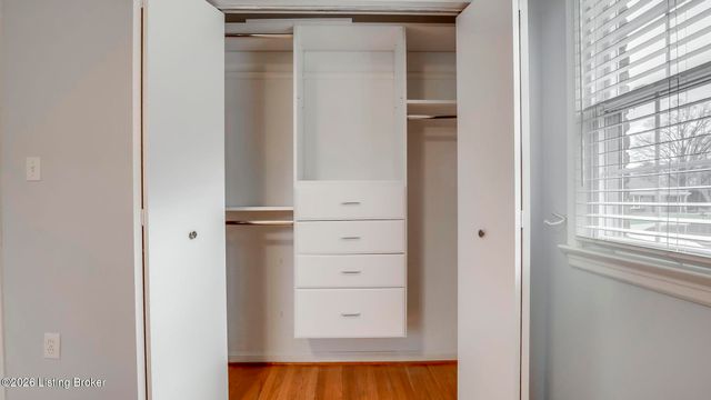 4067 Gilman Ave, Louisville, KY 40207